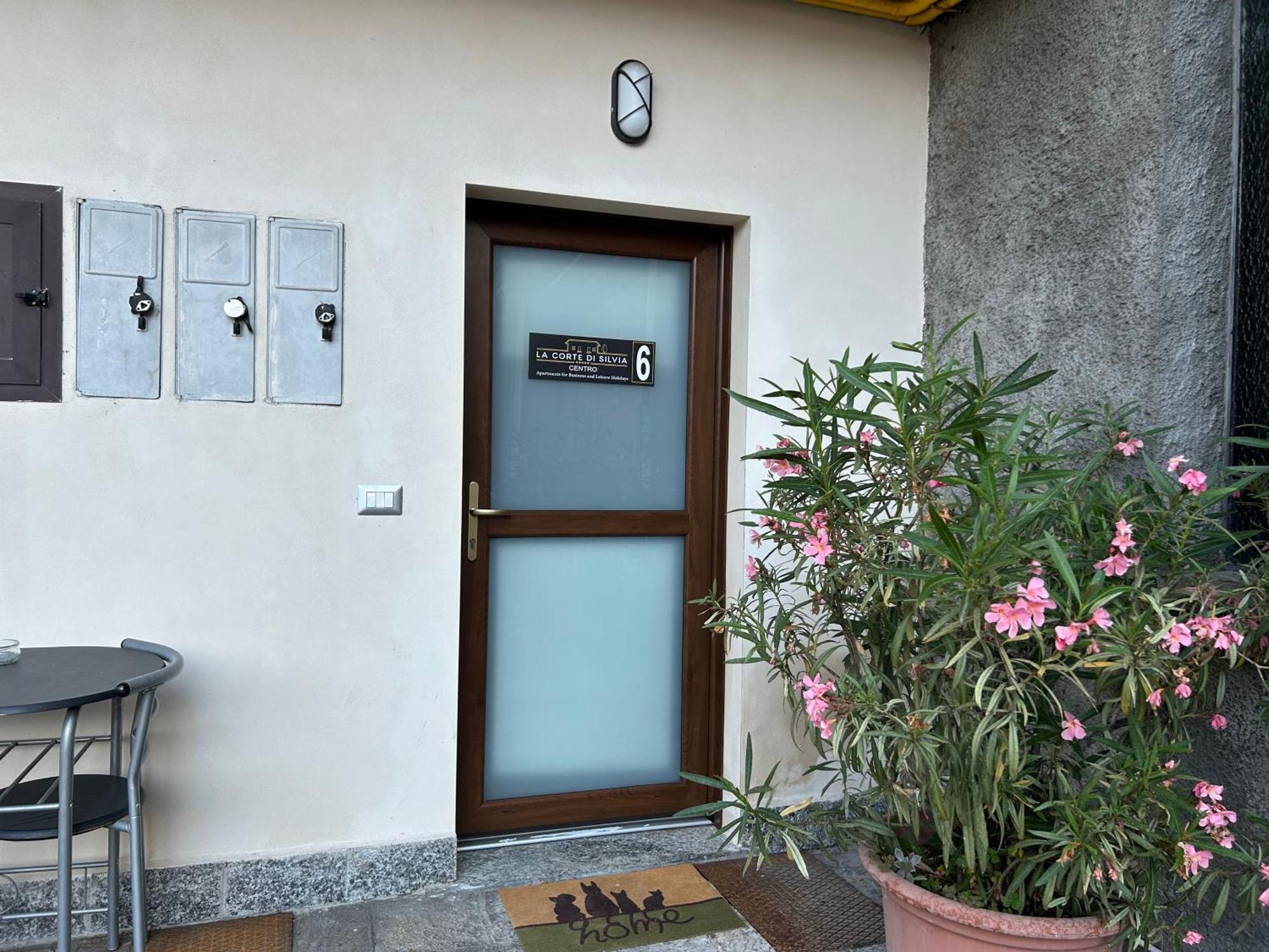 La Corte Di Silvia Centro Sesto Calende Bagian luar foto